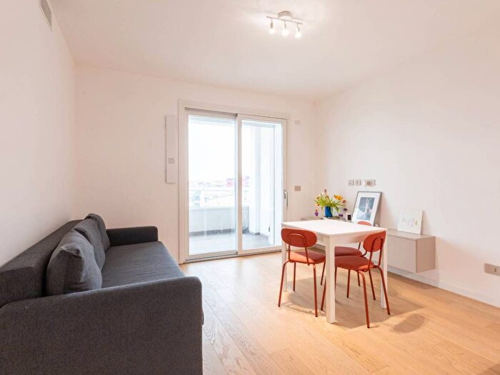 Appartamento bilocale in affitto in Via Cornelio Tacito, Lodi Brenta, Milano