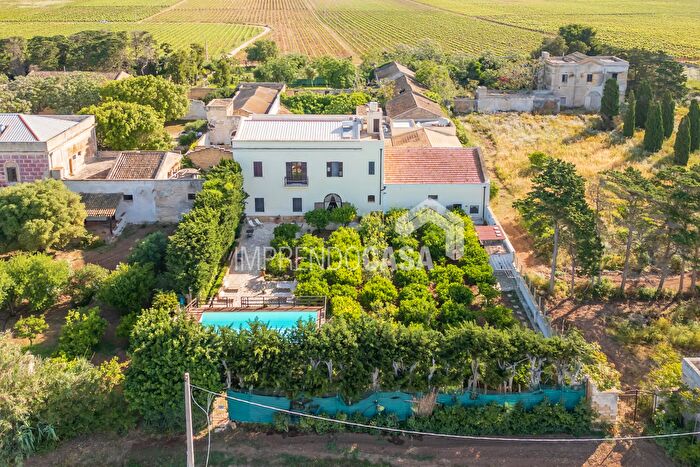 Casa con 8 locali in vendita in Via Torrazza, Petrosino