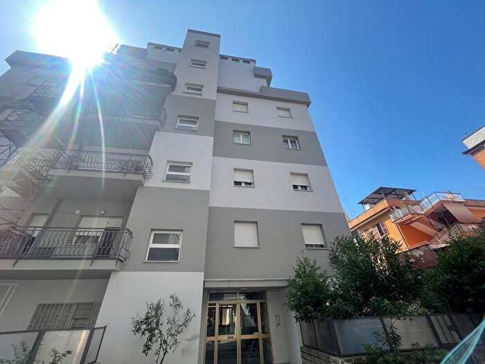 Appartamento bilocale in vendita in Via Cincinnato, Pomezia