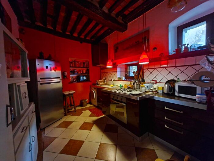 Appartamento con 9 locali in vendita in Campiglia Marittima