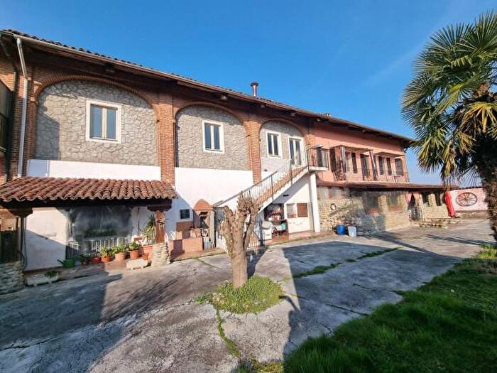 Casa con 6 locali in vendita in Strada Ghiaro, Crescentino