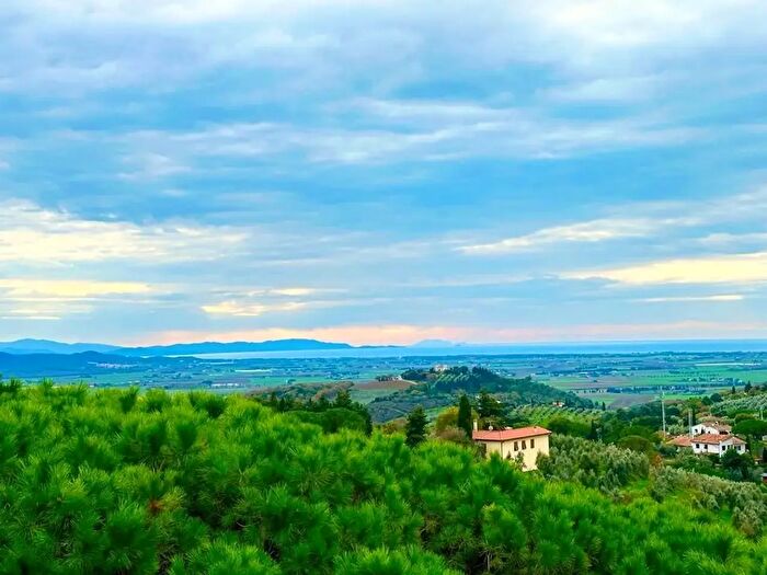 Appartamento quadrilocale in vendita in Campiglia Marittima