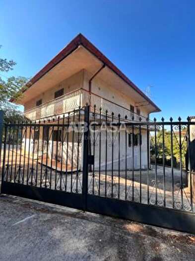 Appartamento quadrilocale in vendita in Via dei Laghi, Velletri