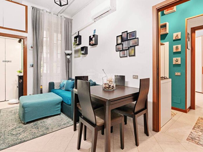 Appartamento bilocale in affitto in Via Antonio Fogazzaro, Porta Romana Cadore Montenero, Milano
