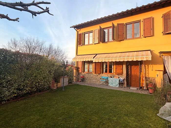Casa con 5 locali in vendita in Capannori