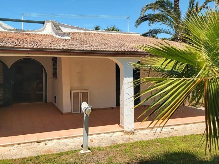 Casa trilocale in affitto in Via Gabriella, Ostuni Costa, Ostuni