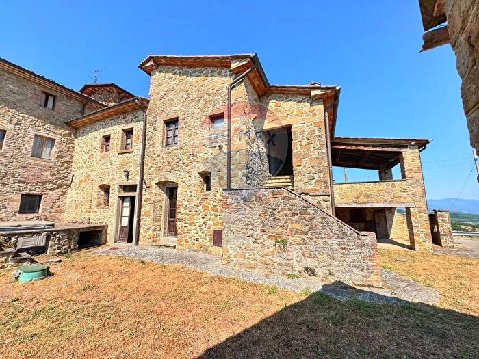 Appartamento con 5 locali in vendita in Località Ranzola Snc, Monte Santa Maria Tiberina