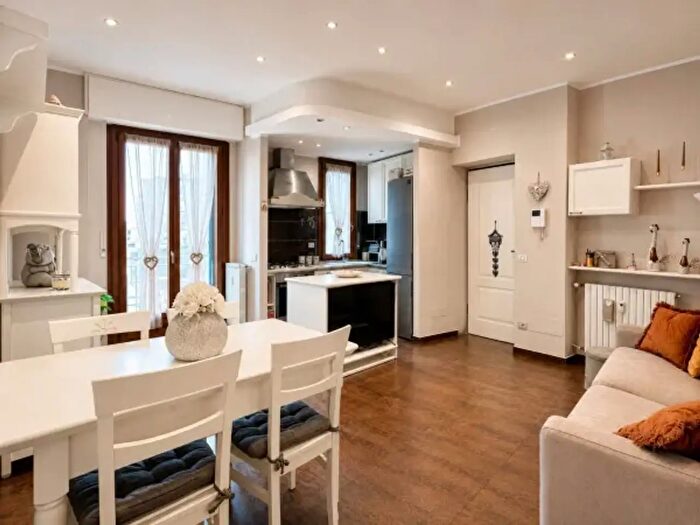 Appartamento trilocale in vendita in Viale Edoardo Jenner, Milano