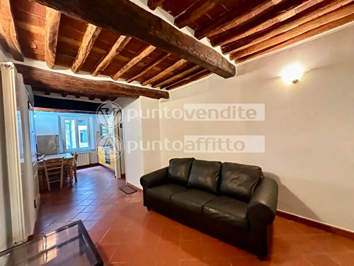 Appartamento trilocale in affitto in Rso Garibald, Lucca