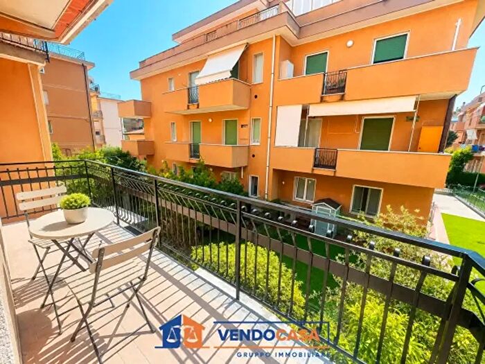 Appartamento trilocale in vendita in Via Milano, Pietra Ligure