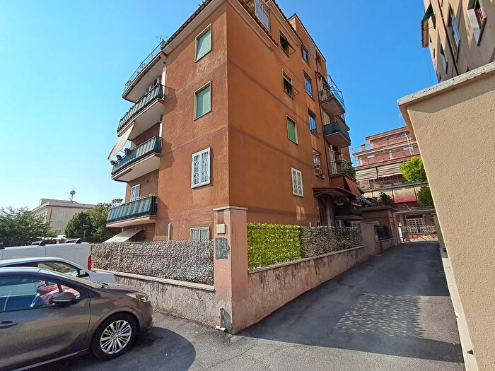 Appartamento trilocale in vendita in Via Casilina, Roma