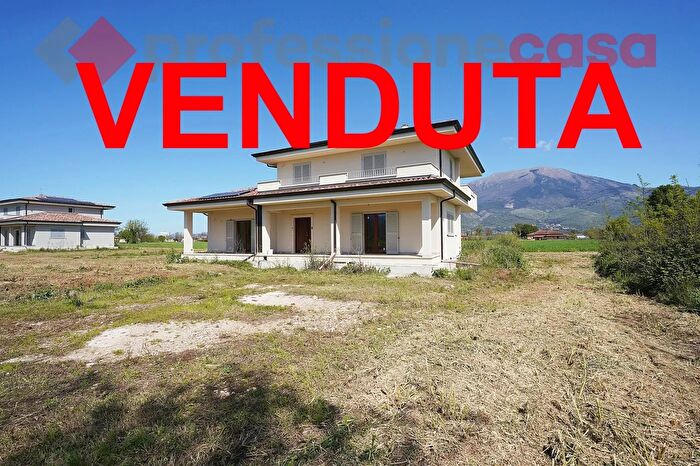 Casa con 5 locali in vendita in Via Castelluccio, Piedimonte San Germano