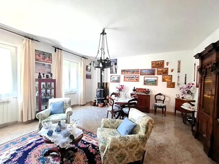 Appartamento con 5 locali in vendita in Siena