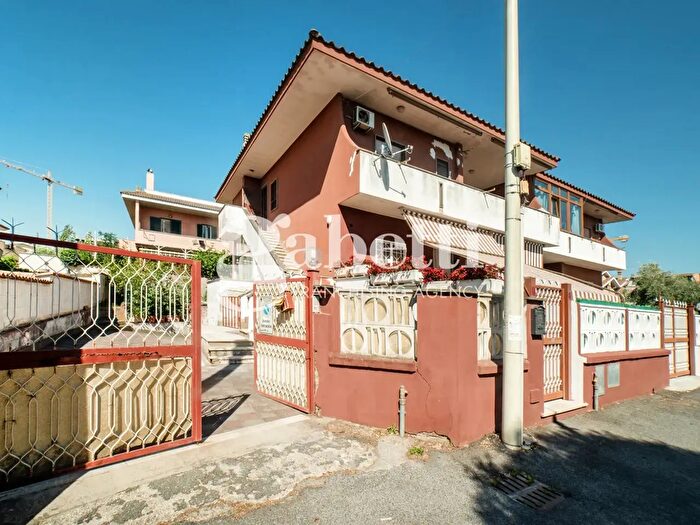 Casa quadrilocale in vendita in Via Mar Rosso, Pomezia