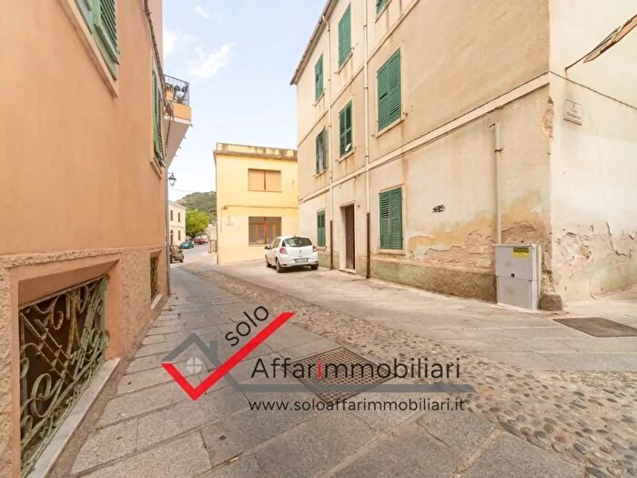 Casa con 14 locali in vendita in Via Alfonso La Marmora, Berchidda