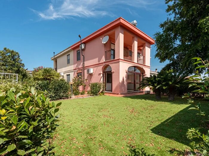 Casa quadrilocale in vendita in Via Tevere, Capoterra