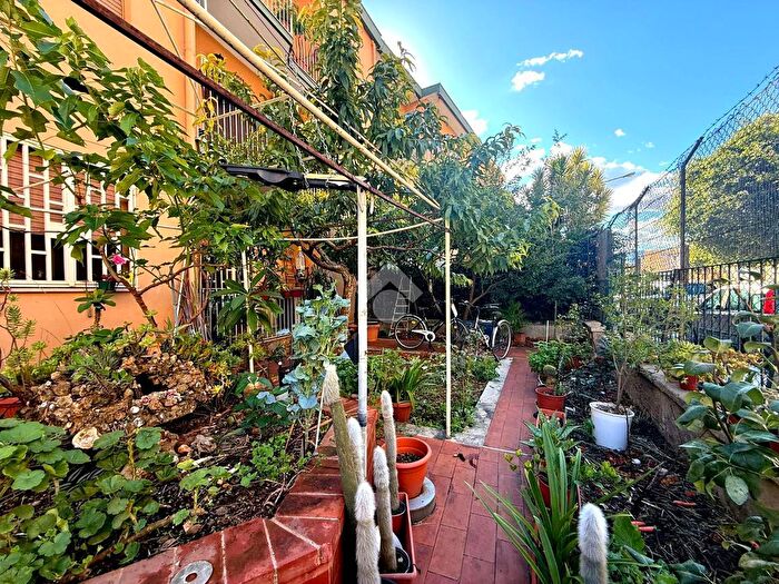 Appartamento con 5 locali in vendita in Via Gian Matteo Giberti, Palermo