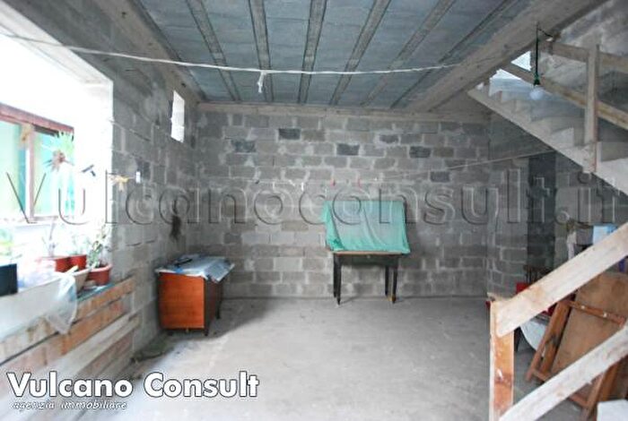 Appartamento quadrilocale in vendita in Via Littorio, Lipari