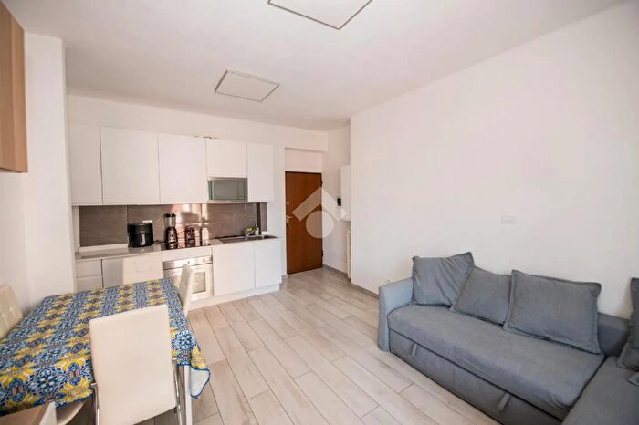 Appartamento bilocale in vendita in Via Palmi, Milano