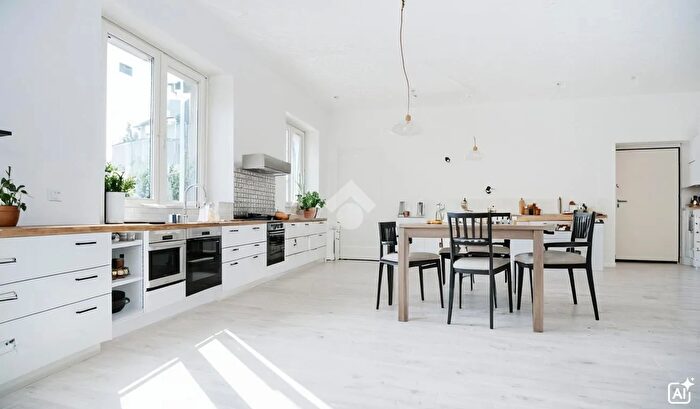 Casa con 12 locali in vendita in Corso General GB Volpini, Isola DAsti