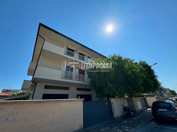 Appartamento quadrilocale in vendita in Via dei Marrucini, Francavilla Al Mare