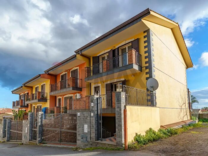 Casa con 6 locali in vendita in Via Torretta, Acireale