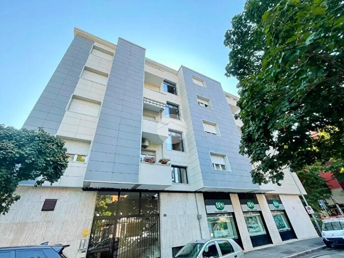 Appartamento trilocale in vendita in Via XXIV Maggio, Cusano Milanino