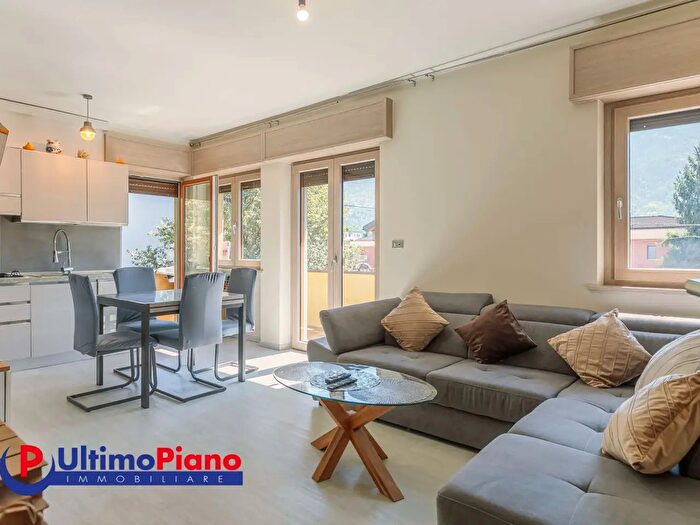 Appartamento bilocale in vendita in Via Grand Eyvia, Aosta