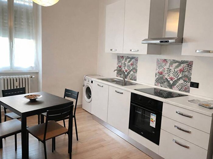 Appartamento monolocale in affitto in Via Curtatone, Quadronno Crocetta, Milano