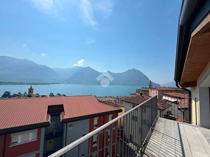 Casa con 7 locali in vendita in Via Decio Celeri, Lovere