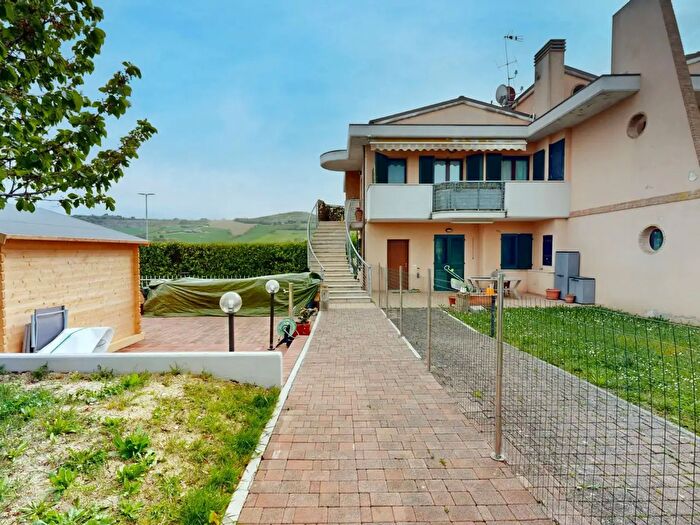 Appartamento quadrilocale in vendita in Via Baiana, Polverigi