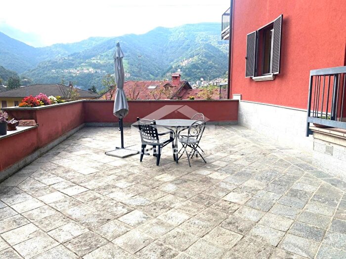 Casa quadrilocale in vendita in Roma, Sedrina