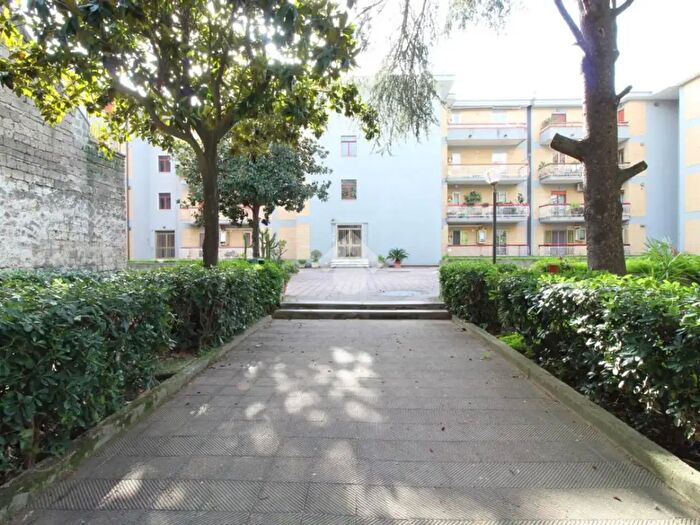 Appartamento quadrilocale in vendita in Via Chianale, Caserta