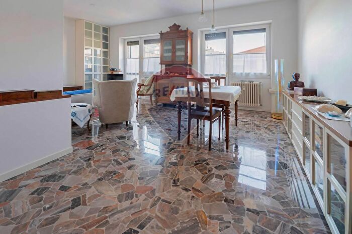 Appartamento quadrilocale in vendita in Via Piranesi, Milano