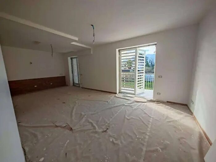 Appartamento trilocale in vendita in Via Vittorio Veneto, Marigliano