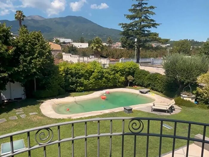 Casa con 8 locali in vendita in San Giuseppe Vesuviano