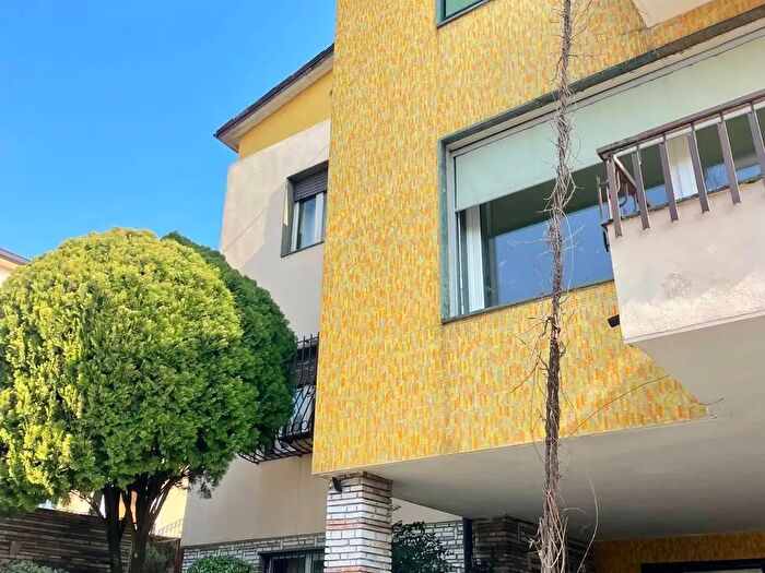 Appartamento con 5 locali in vendita in Viale della Bornata, Brescia