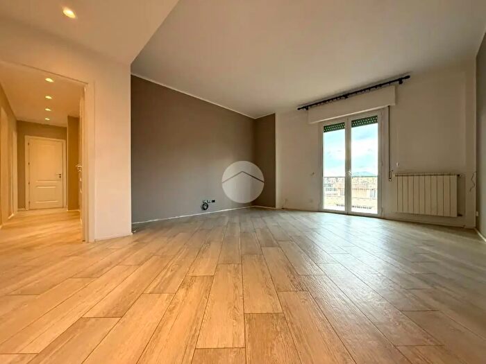 Appartamento quadrilocale in affitto in Via Augusto Platen, Palermo