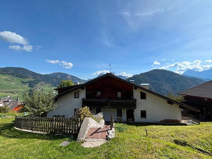 Appartamento trilocale in affitto in Rina, Marebbe