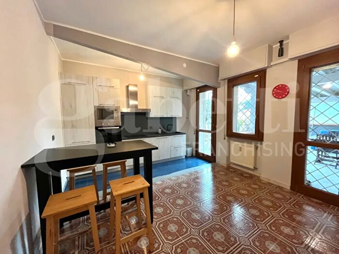 Appartamento bilocale in vendita in Via dei Forti di Legnino, Finale Ligure