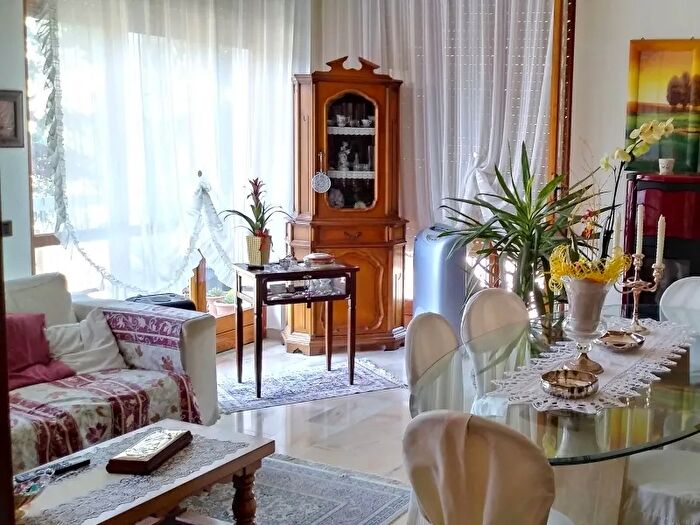 Casa con 8 locali in vendita in Via Pietro Gobetti, Parabiago