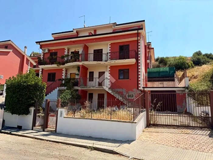 Casa con 7 locali in vendita in Cda Matassa, CoriglianoRossano