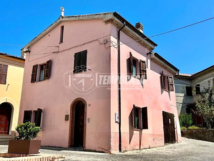 Casa quadrilocale in vendita in Via Nazario Sauro, Agugliano