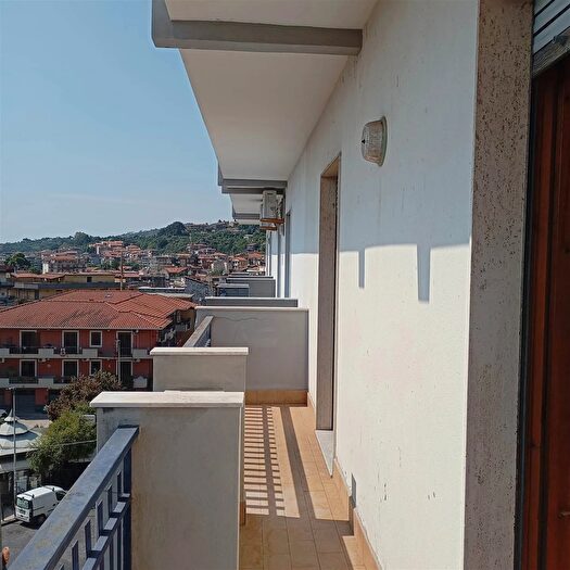 Appartamento trilocale in vendita in Aci Catena, Aci Catena