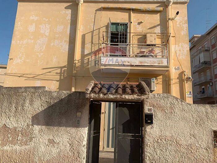 Casa quadrilocale in vendita in Vicolo Secondo di Via Grottasanta, Siracusa