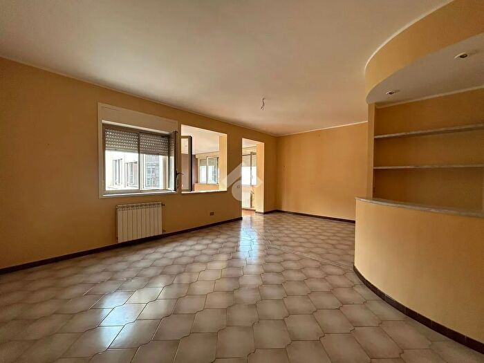 Appartamento con 5 locali in vendita in Via del Levriere, Palermo