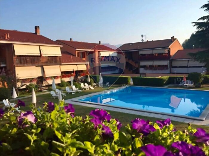 Casa con 5 locali in vendita in Via Pellini, Marchirolo