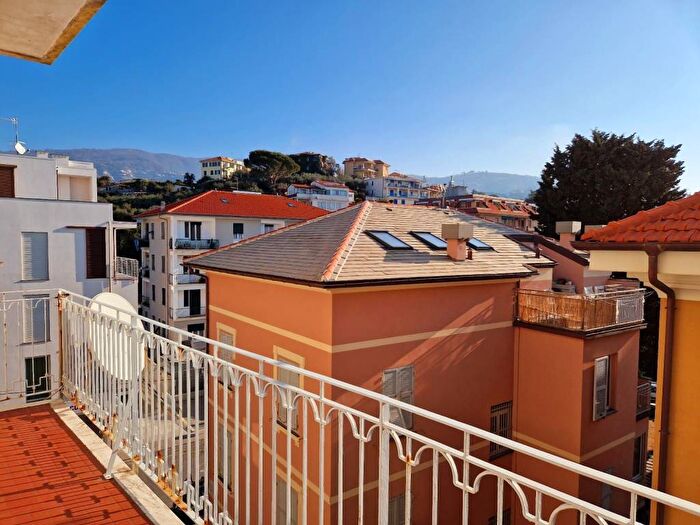 Appartamento quadrilocale in affitto in Via Sivori, Centro, Lavagna