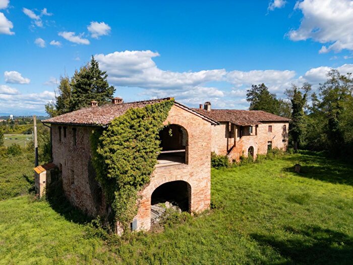 Casa con 6 locali in vendita in Andrea, Pontedera