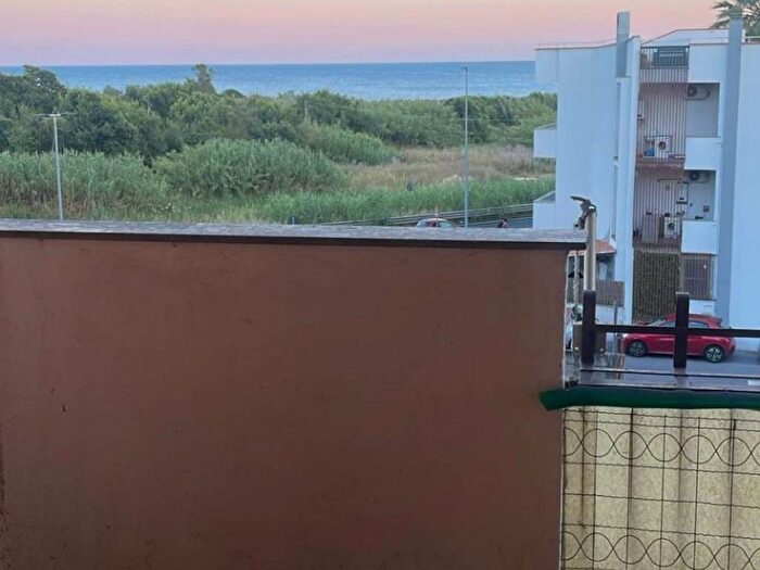 Appartamento trilocale in affitto in Via delle Dalie, Prato del Mare Perazzeta, Santa Marinella